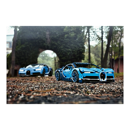 Конструктор LEGO Technic Bugatti Chiron, 3599 шт - 8